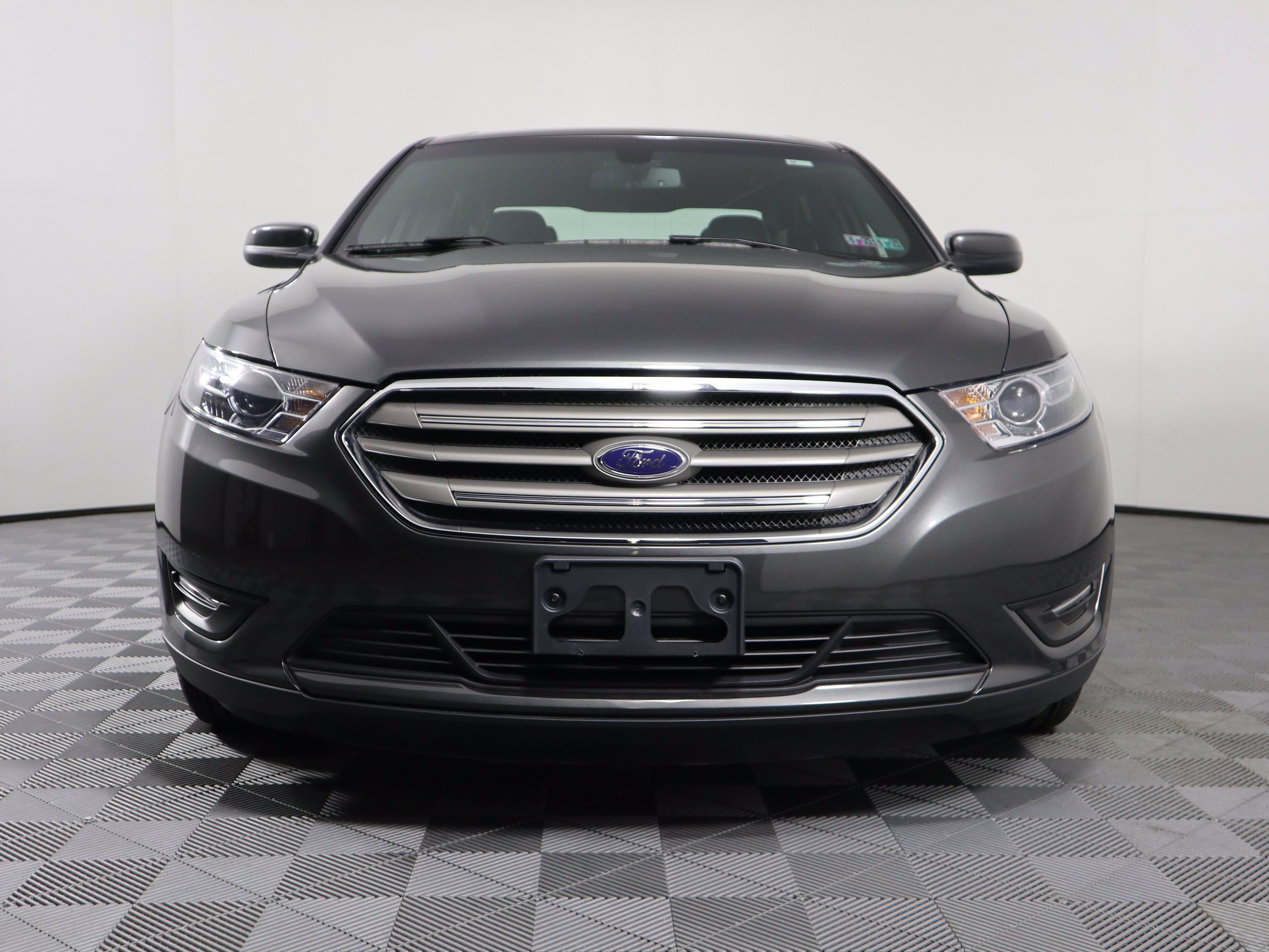 Pre-Owned 2018 Ford Taurus SEL 4dr Car in Philadelphia #12669 | Danis Auto