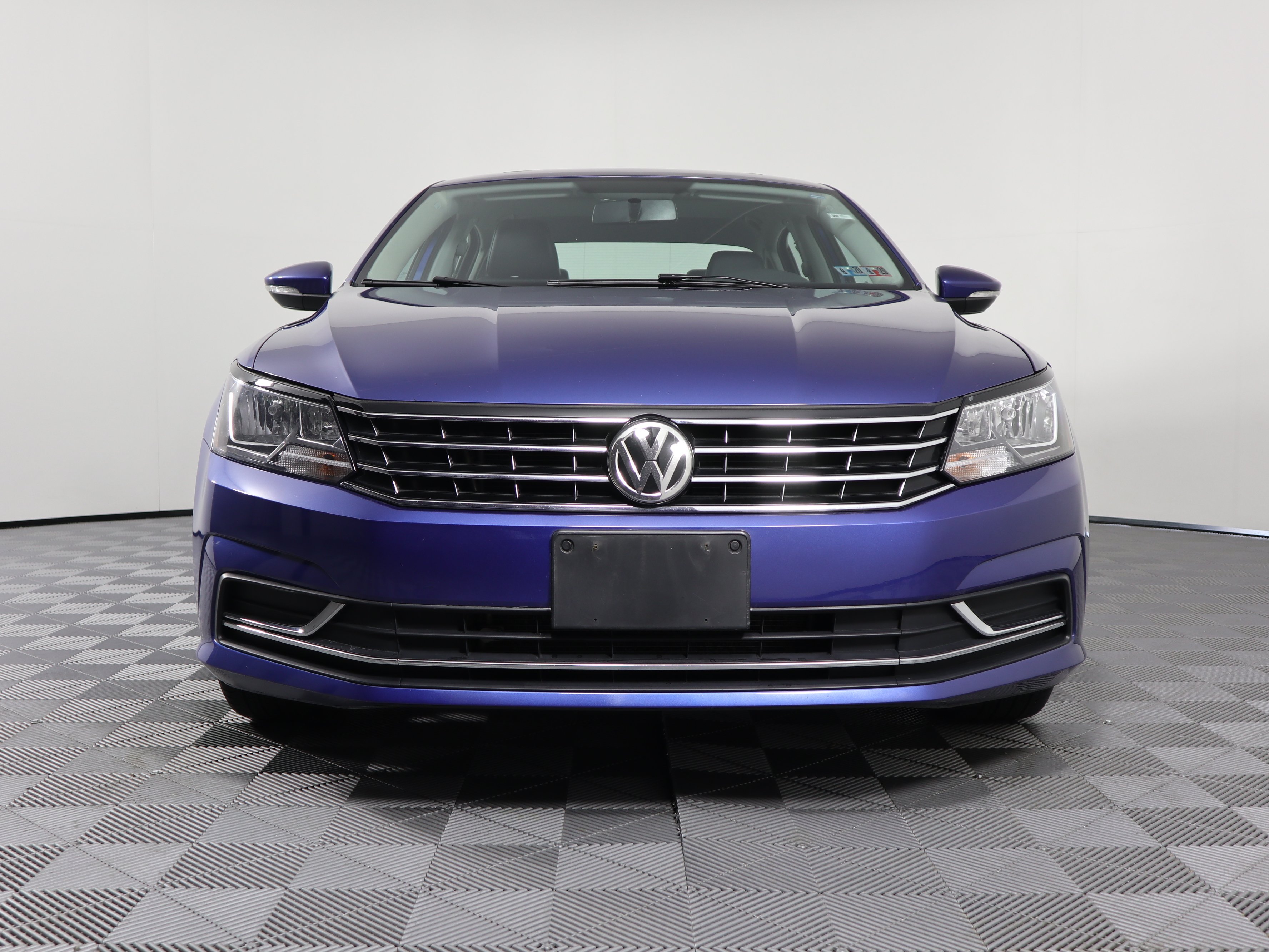 pre-owned-2017-volkswagen-passat-1-8t-se-4dr-car-in-philadelphia-11941